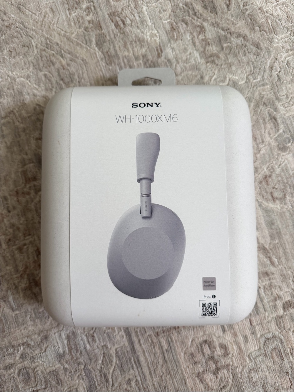 NEW SEALED Sony WH-1000XM6 Wireless Noise Canceling Headphones in platin silver